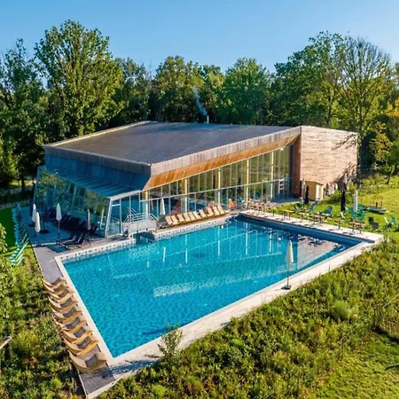 Prázdninový dům Cozy Forest Retreat Antoing